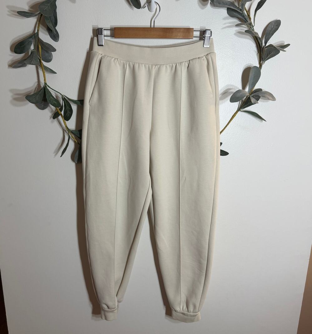 Uniqlo Cream Pintuck Jogger Sweatpants
